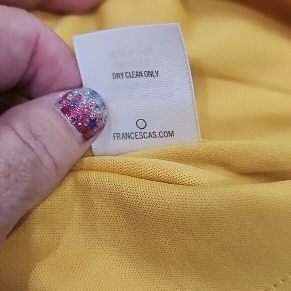Francesca's Miami cold shoulder Short Sleeve Gold floral shorts romper, Medium - Picture 6 of 8